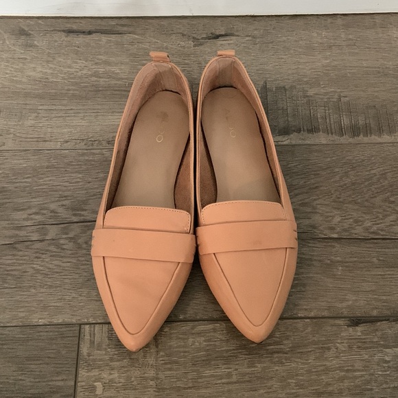 Aldo Flats - Picture 1 of 2